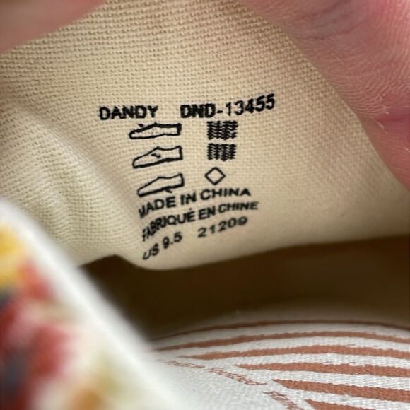 NWT Taos Dandy Floral Multi Color Canvas Women’s Sz 9.5 Slip On Loafer Sneakers - Picture 6 of 12